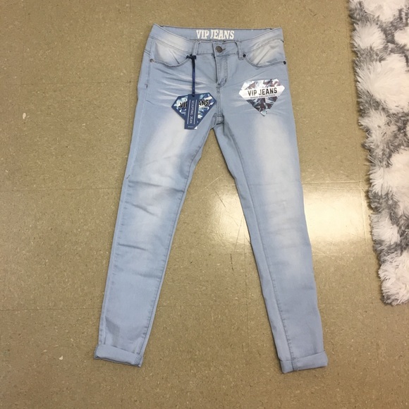 Light wash jeans - Picture 1 of 3